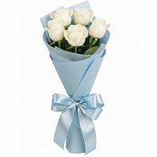 Букет 5 Белых роз Проуд в Айдарово