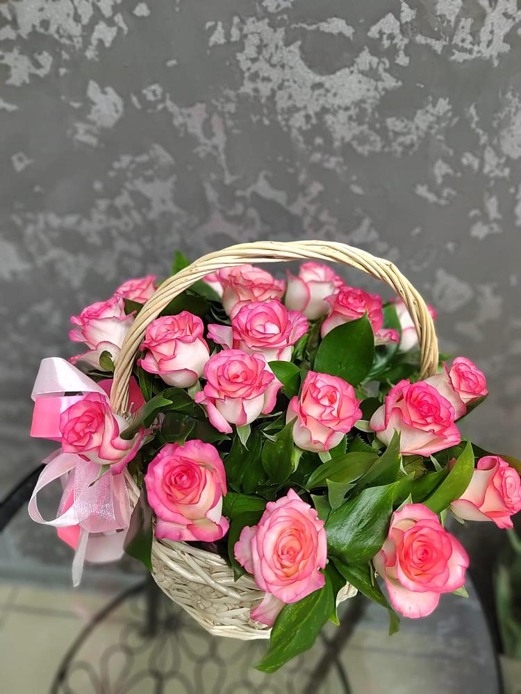 Цветочная композиция из Розы в корзине в Айдарово
