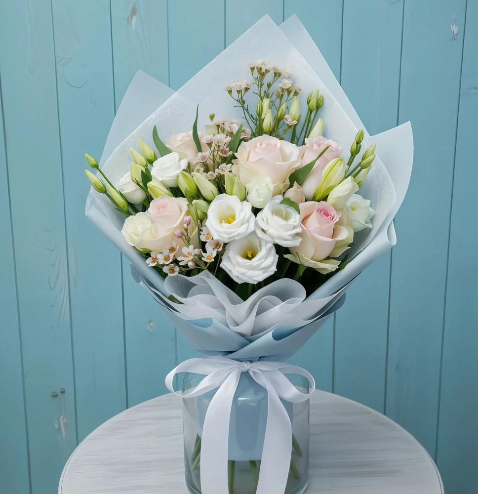 Букет цветов из: Розы и Лизиантусы в Айдарово