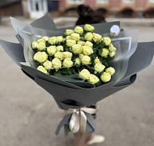 Букет Белые кустовые розы Солинеро в Айдарово