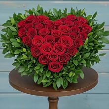 Цветочная композиция из Розы в виде сердца в Айдарово