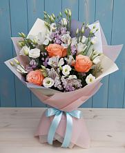 Букет цветов из:  Лизиантусы, Розы, Альстромерии и Гипсофила в Айдарово