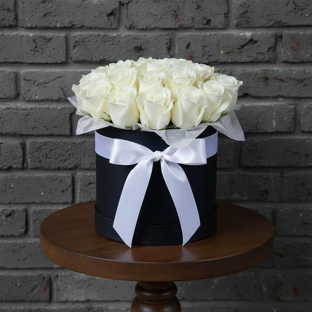 Цветочная композиция из Розы в шляпной коробке в Айдарово