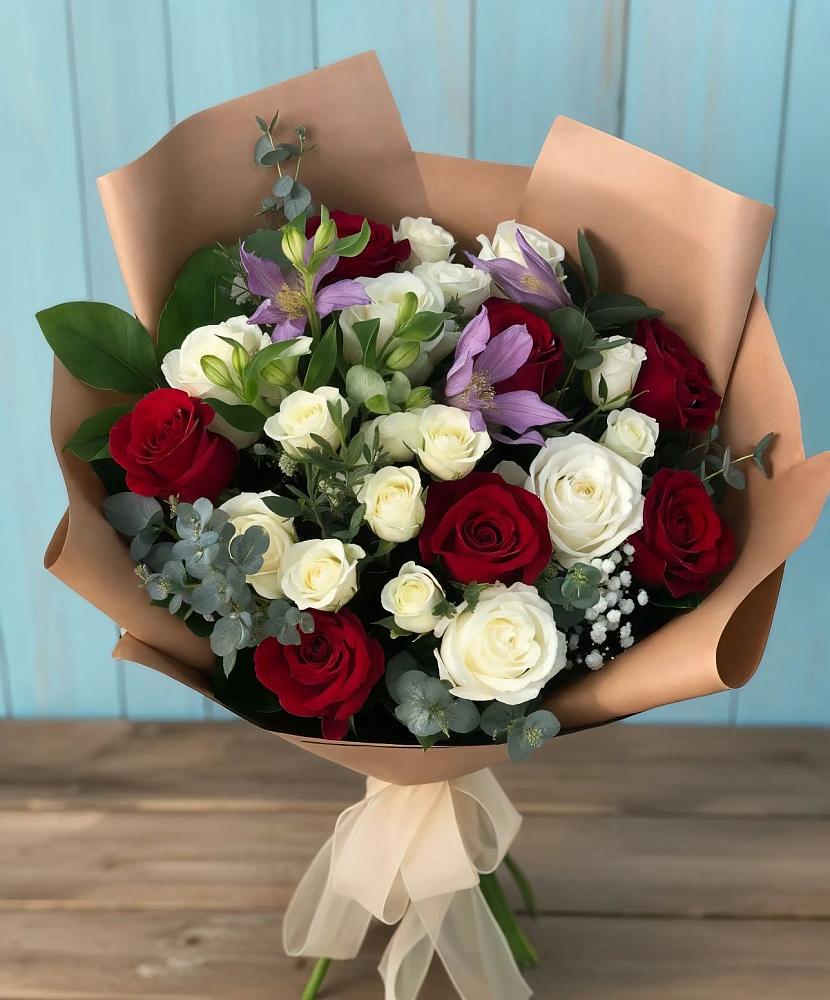 Букет цветов из: Розы и Альстромерии в Айдарово