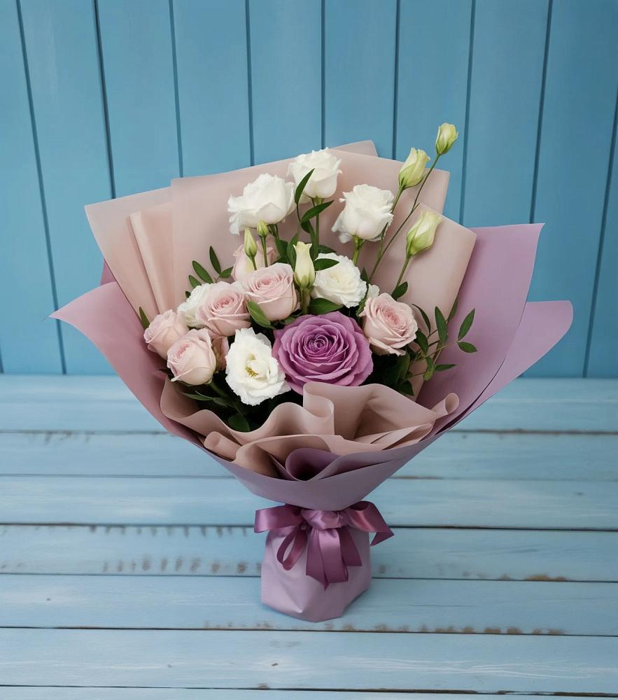 Букет цветов из: Розы и Лизиантусы в Айдарово